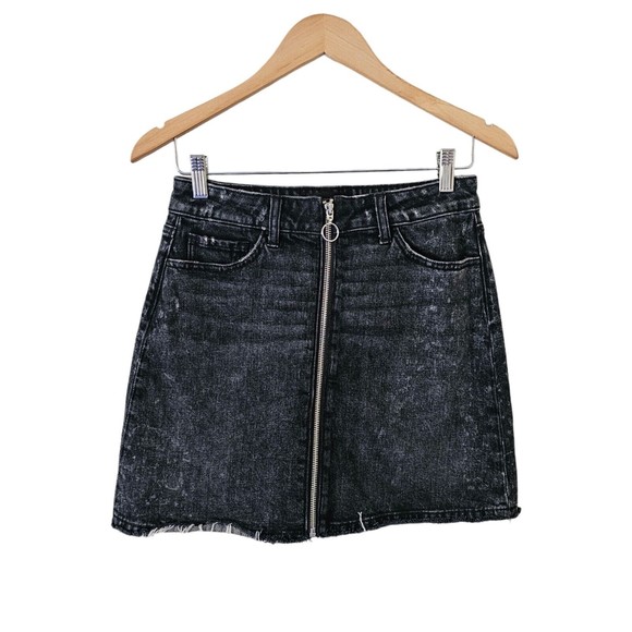 PAIGE‎ Zip Front Skirt Black Jean Motto Distressed Raw Hem 26 - Picture 1 of 6